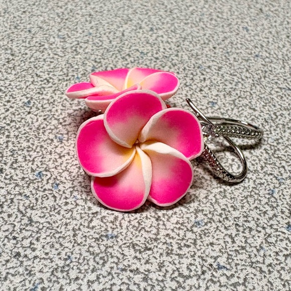2/22 Hawaiian flower Pink and White polymer clay Earrings - Picture 9 of 9